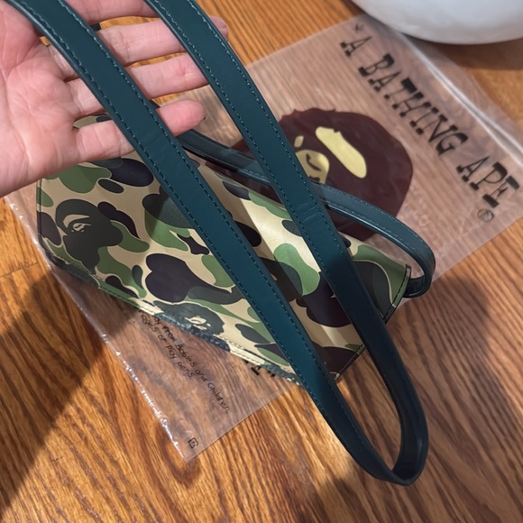 BATHING BAPE camo crossbody - Picture 8 of 9